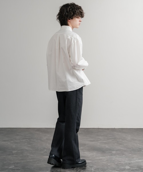 Audience（オーディエンス）の「Upscape Audience 日本製/国産遠州7オンスチノクロスボタンダウンボクシークロップド長袖シャツ AUD6666（シャツ/ブラウス・メンズ・ブラック/オフホワイト・M/L）」の3枚目の写真