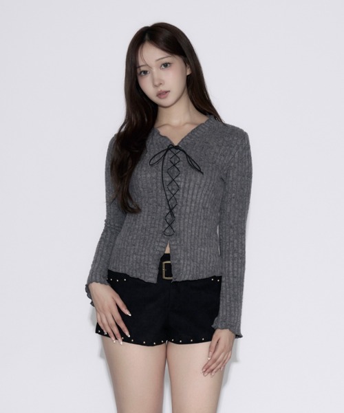 tinkerend(ティンカーエンド)の「Frill Neck Shoelace Cardigan / フリルネックシューレースカーディガン(ニット/セーター・レディース・チャコールグレー/グレー・FREE)」の2枚目の写真