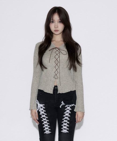 tinkerend(ティンカーエンド)の「Frill Neck Shoelace Cardigan / フリルネックシューレースカーディガン(ニット/セーター・レディース・チャコールグレー/グレー・FREE)」の13枚目の写真
