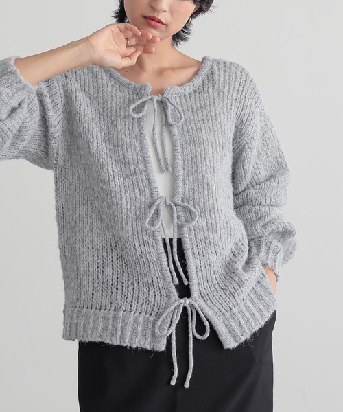 for/c(フォーシー)の「前後2WAモヘアライクYリボンニット【サスティナブル】(ニット/セーター・レディース・オフホワイト/グレー・M/L)」の10枚目の写真