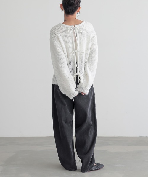 for/c(フォーシー)の「前後2WAモヘアライクYリボンニット【サスティナブル】(ニット/セーター・レディース・オフホワイト/グレー・M/L)」の16枚目の写真