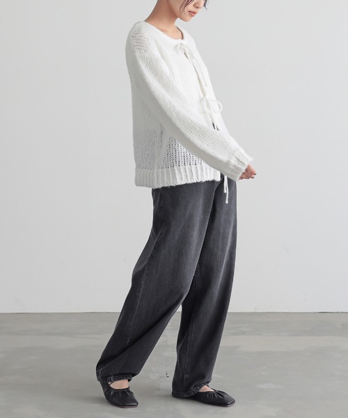 for/c(フォーシー)の「前後2WAモヘアライクYリボンニット【サスティナブル】(ニット/セーター・レディース・オフホワイト/グレー・M/L)」の20枚目の写真