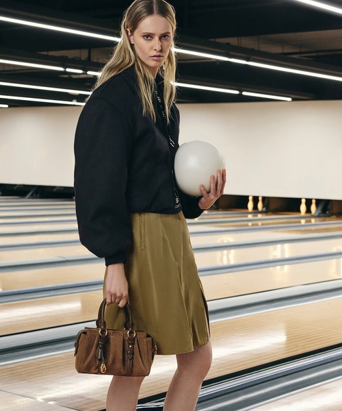 CHARLES & KEITH（チャールズ & キース）の「Britton ブリットン リサイクルスエードルーシュドトップハンドルトートバッグ（トートバッグ・レディース・モカ・S）」の9枚目の写真