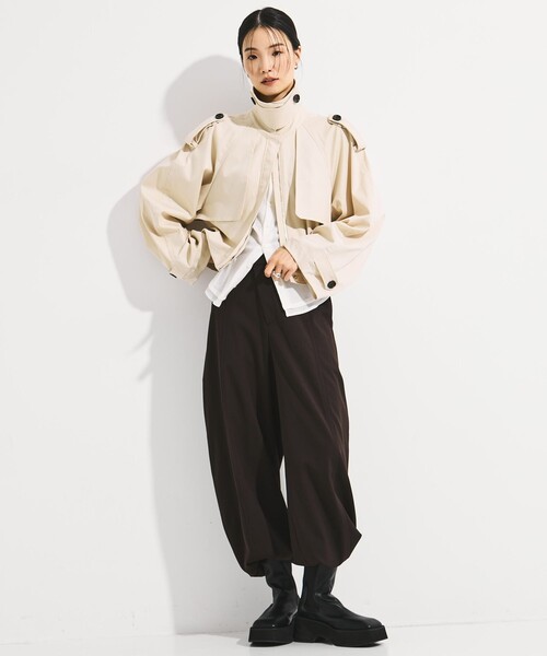 STUDIOUS(ステュディオス)の「【STUDIOUS/ステュディオス】BACK GATHER SHORT TRENCH BLOUSON/バックギャザートレンチブルゾン(ブルゾン・レディース・ホワイト/マルチ・FREE)」の15枚目の写真