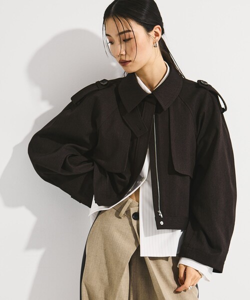 STUDIOUS(ステュディオス)の「【STUDIOUS/ステュディオス】BACK GATHER SHORT TRENCH BLOUSON/バックギャザートレンチブルゾン(ブルゾン・レディース・ホワイト/マルチ・FREE)」の4枚目の写真