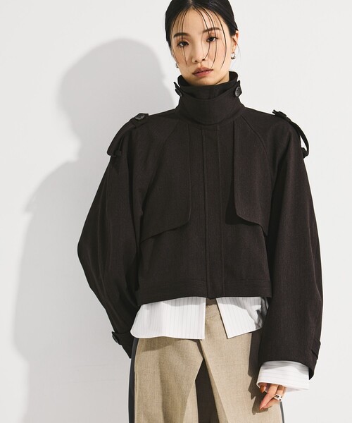 STUDIOUS(ステュディオス)の「【STUDIOUS/ステュディオス】BACK GATHER SHORT TRENCH BLOUSON/バックギャザートレンチブルゾン(ブルゾン・レディース・ホワイト/マルチ・FREE)」の6枚目の写真