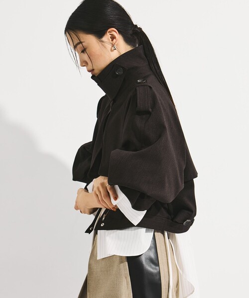 STUDIOUS(ステュディオス)の「【STUDIOUS/ステュディオス】BACK GATHER SHORT TRENCH BLOUSON/バックギャザートレンチブルゾン(ブルゾン・レディース・ホワイト/マルチ・FREE)」の3枚目の写真