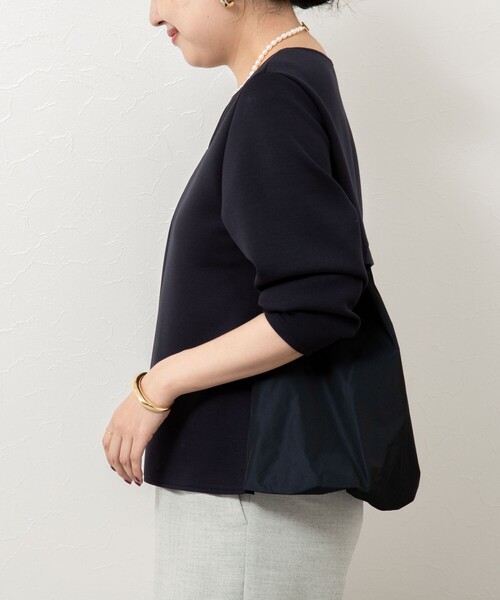 NOLLEY’S Sophi（ノーリーズソフィ）の「ウォッシャブルダンボール×タフタバックバルーンプルオーバー（Tシャツ/カットソー・レディース・ホワイト/ネイビー・38）」の2枚目の写真