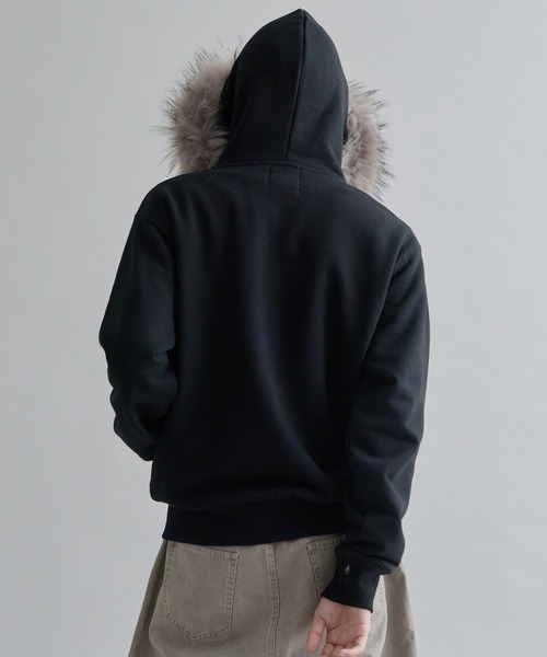 EPNK（イーピーエヌケー）の「Adjustable Faux Fur Hoodie