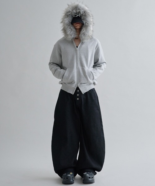 EPNK(イーピーエヌケー)の「Adjustable Faux Fur Hoodie /アジャスタブルフェイクファーフーディ(パーカー・メンズ・杢グレー/ブラック・SMALL/MEDIUM/LARGE)」の13枚目の写真