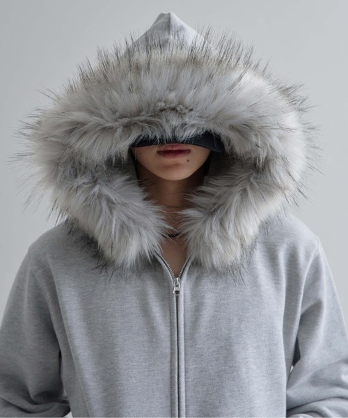 EPNK（イーピーエヌケー）の「Adjustable Faux Fur Hoodie