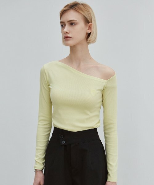 NICK&NICOLE(ニックアンドニコール)の「NICOLE UNBALANCED OFF T-SHIRTS_VINTAGE GREEN(Tシャツ/カットソー・レディース・その他・FREE)」の3枚目の写真