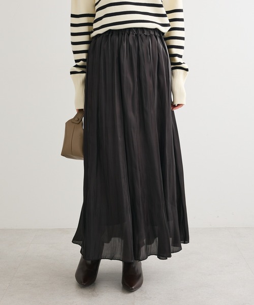 Green　Parks（グリーンパークス）の「シャイニーサテンセルフプリーツギャザーフレアスカート（スカート・レディース・ブラック/グレー/アイボリー・FREE）」の2枚目の写真
