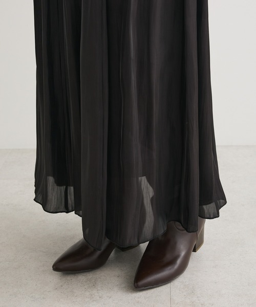 Green　Parks（グリーンパークス）の「シャイニーサテンセルフプリーツギャザーフレアスカート（スカート・レディース・ブラック/グレー/アイボリー・FREE）」の10枚目の写真