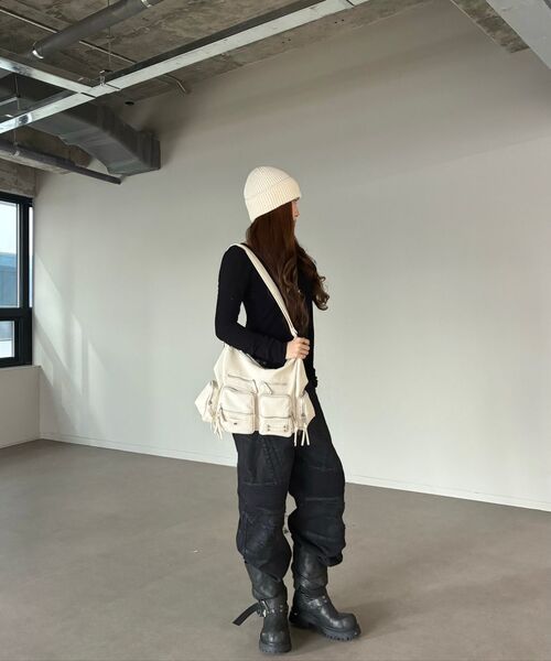 BLACKPURPLE(ブラックパープル)の「レト マルチカーゴバッグ Leto Multi Cargo Bag _Black(ショルダーバッグ・レディース・ブラック・FREE)」の17枚目の写真