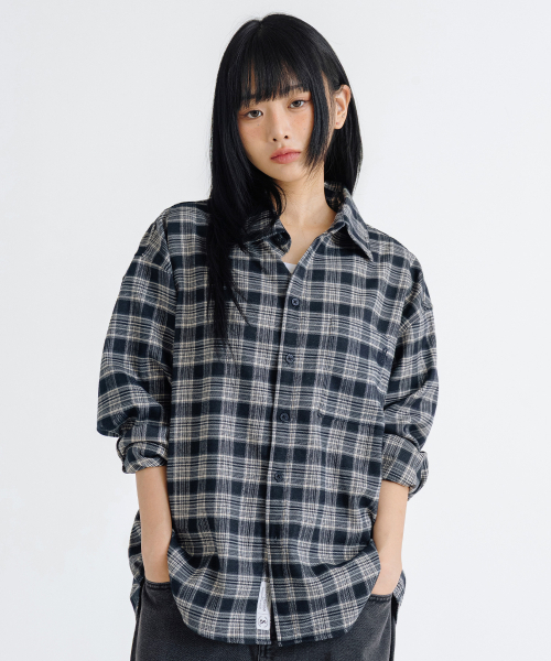 LEMAIN SECOND（リメインセカンド）の「プレミアムオーバーサイズフランネルポケットチェックシャツ[ネイビー]（シャツ/ブラウス・レディース・その他・SMALL/MEDIUM/LARGE）」の4枚目の写真