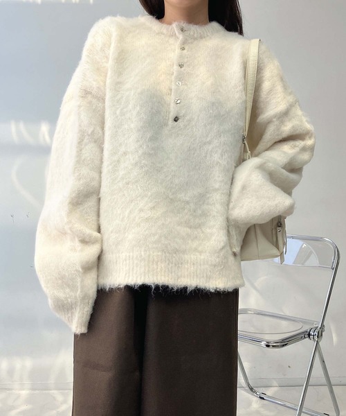 AS KNOW AS plus（アズノゥアズプラス）の「♪ゆるっとビッグサイズ ヘンリーネック シャギーニットプルオーバー【UNISEX ITEM】（ニット/セーター・レディース・アイボリー/ブルーグレー/チャコールグレー/ピンク・FREE）」の2枚目の写真