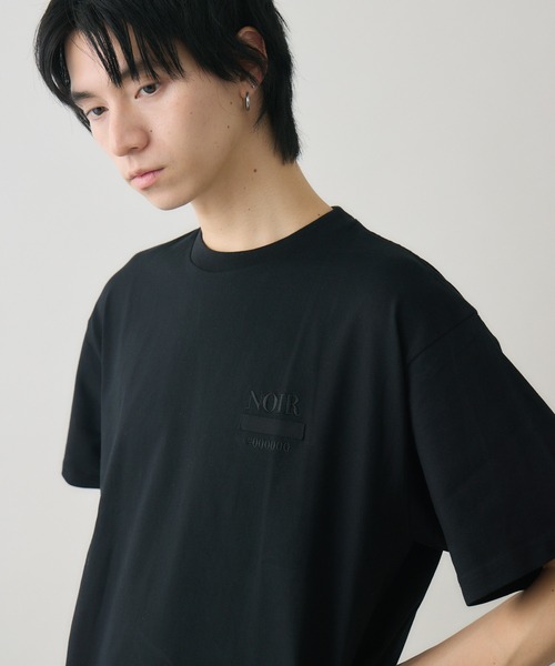 kuros'(クロス)の「【kuros'オリジナル】NOIR LOGO TEE ユニセックス 綿100%(Tシャツ/カットソー・メンズ・ブラック/ホワイト・MEDIUM/LARGE)」の1枚目の写真