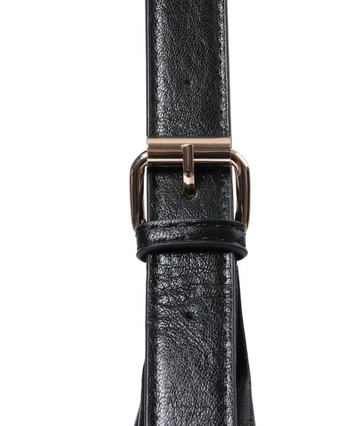 MUCENT（ムセント）の「【UNISEX】MUCENT／クレセントレザーバッグ（ショルダーバッグ・レディース・ブラック/ブラウン・FREE）」の9枚目の写真