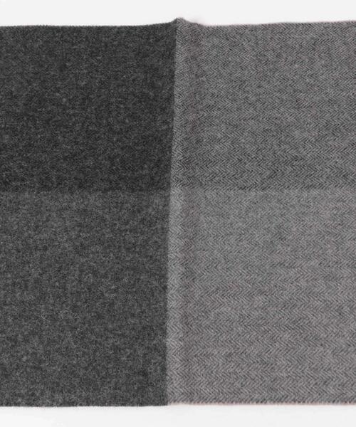 URBAN RESEARCH DOORS（アーバンリサーチドアーズ）の「カシミヤブレンドパネルマフラー（マフラー・メンズ・チャコールグレー/ブルー/オレンジ/ブラウン・-）」の16枚目の写真