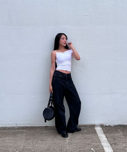 ARI(アリ)の「SHERRY UNBALANCE SHIRRLING TOP / WHITE(Tシャツ/カットソー・レディース・ホワイト・FREE)」の7枚目の写真
