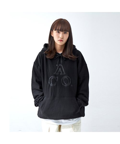 APOSTROPHE COMMA(アポストロフィコンマ)の「ACOロゴフードパーカー(ブラック/ブラック)(パーカー・レディース・ブラック・MEDIUM)」の1枚目の写真