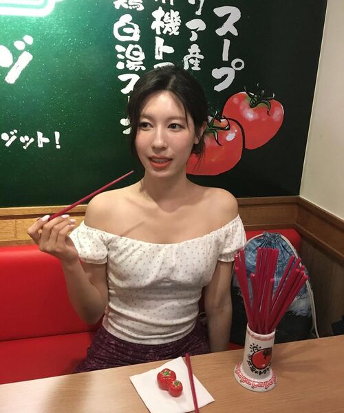 NAKED SURF CLUB(ネイキッドサーフクラブ)の「フラワーオフショルダーTシャツ (ベージュ)(Tシャツ/カットソー・レディース・その他・FREE)」の5枚目の写真