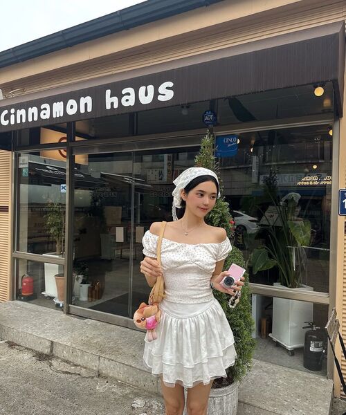 NAKED SURF CLUB(ネイキッドサーフクラブ)の「フラワーオフショルダーTシャツ (ベージュ)(Tシャツ/カットソー・レディース・その他・FREE)」の7枚目の写真