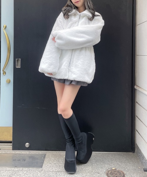 abc une face(アーベーセーアンフェイス)の「ウエスト絞りファージャケット(その他アウター・レディース・ピンク/ホワイト/ブラック・FREE)」の6枚目の写真