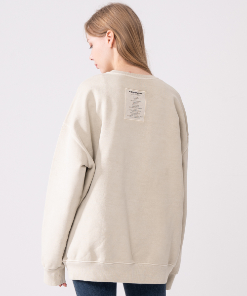 ICONOGRAPHY(アイコノグラフィー)の「PIGMENT HEAVY COTTON LABEL ART DBE(スウェット・レディース・オートミール・MEDIUM/X-LARGE/LARGE)」の4枚目の写真
