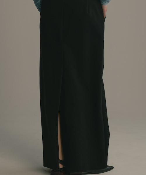 CINOH（チノ）の「DOUBLE CLOTH TIGHT SKIRT（スカート・レディース・ベージュ/ブラック・36/38）」の14枚目の写真