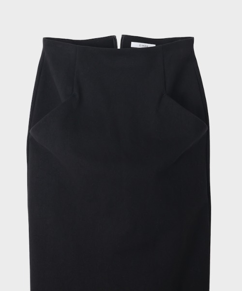 CINOH（チノ）の「DOUBLE CLOTH TIGHT SKIRT（スカート・レディース・ベージュ/ブラック・36/38）」の5枚目の写真