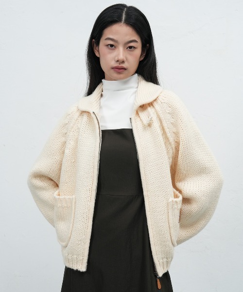 GENERAL IDEA(ジェネラルアイデア)の「【GENERAL IDEA】ウールブレンドジップアップカーディガン / COZY WOOL BLEND ZIP-UP CARDIGAN(カーディガン/ボレロ・レディース・グレー/アイボリー/ベージュ・L/M/S)」の4枚目の写真