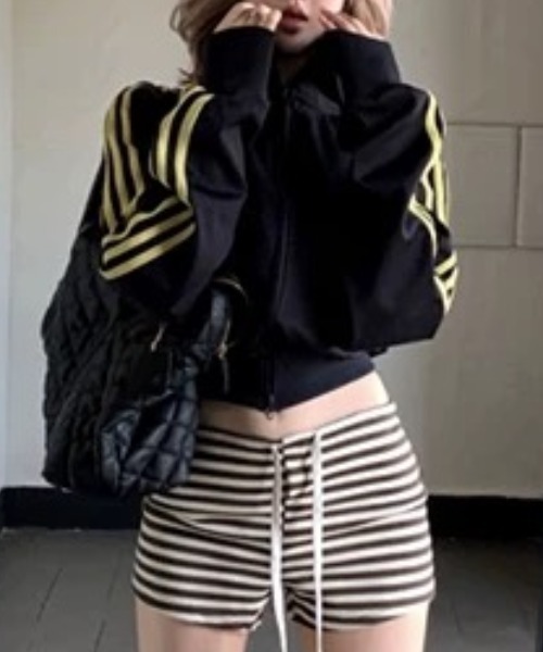 Vipoa(ヴィポア)の「Crop yellow track jacket(ジャージ・レディース・ブラック系その他・FREE)」の9枚目の写真