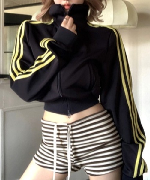 Vipoa(ヴィポア)の「Crop yellow track jacket(ジャージ・レディース・ブラック系その他・FREE)」の4枚目の写真
