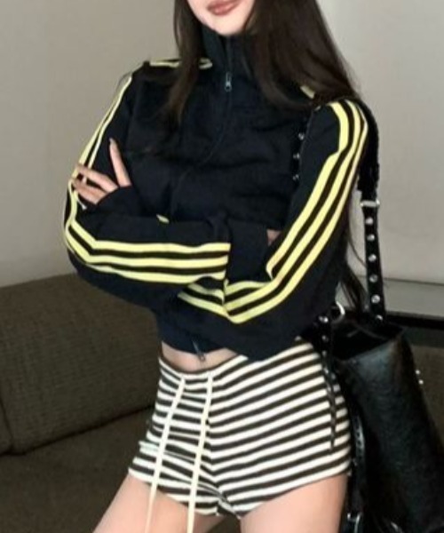 Vipoa(ヴィポア)の「Crop yellow track jacket(ジャージ・レディース・ブラック系その他・FREE)」の15枚目の写真