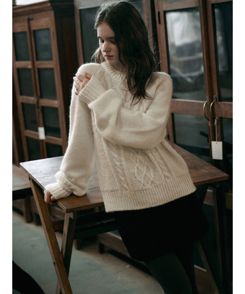 LENINA(レニーナ)の「SYLVIA cable sweater_IVORY(ニット/セーター・レディース・アイボリー・FREE)」の1枚目の写真