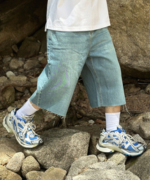 CLACO（クラコ）の「ワイドバルーンキャットウォッシュバミューダ8部デニムパンツ（デニムパンツ）」