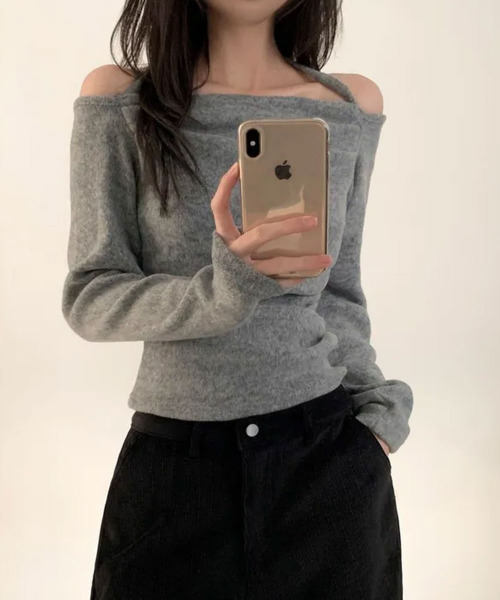 VIVID LADY(ビビッドレディー)の「ホルター紐付き ドレープ 起毛 オフショルトップス(Tシャツ/カットソー・レディース・グレー/アイボリー/ブラック/ワイン・FREE)」の10枚目の写真