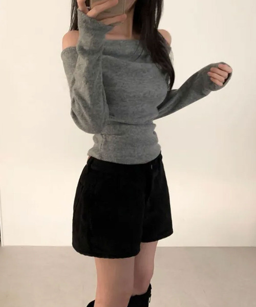 VIVID LADY(ビビッドレディー)の「ホルター紐付き ドレープ 起毛 オフショルトップス(Tシャツ/カットソー・レディース・グレー/アイボリー/ブラック/ワイン・FREE)」の14枚目の写真