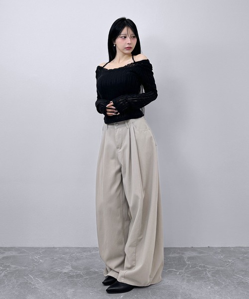 FOLLOWIN（フォロウィン）の「タックバルーン ワイドパンツ（デニムパンツ・レディース・グレー/ベージュ・SMALL/LARGE/MEDIUM）」の2枚目の写真