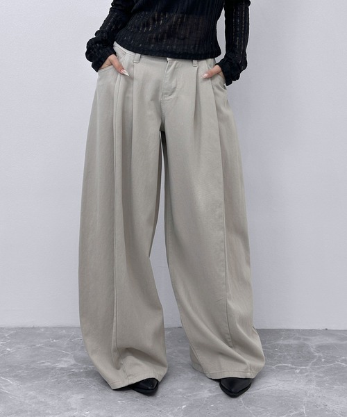 FOLLOWIN（フォロウィン）の「タックバルーン ワイドパンツ（デニムパンツ・レディース・グレー/ベージュ・SMALL/LARGE/MEDIUM）」の18枚目の写真