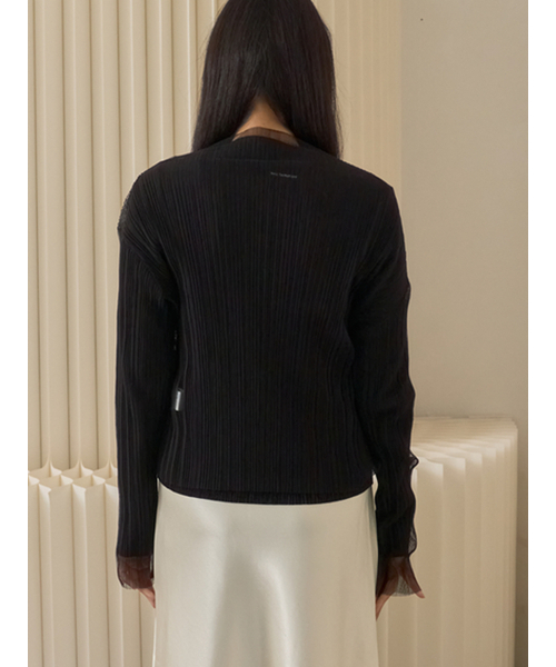 Sorry,Too Much Love(ソーリートゥーマッチラブ)の「Sheer Pleated Mesh High Neck Top_Black(その他トップス・レディース・その他・FREE)」の4枚目の写真