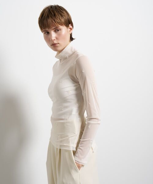 LANVIN en Bleu（ランバンオンブルー）の「フラワー刺繍チュールカットソー（Tシャツ/カットソー・レディース・オフホワイト/ブラウン・38）」の14枚目の写真
