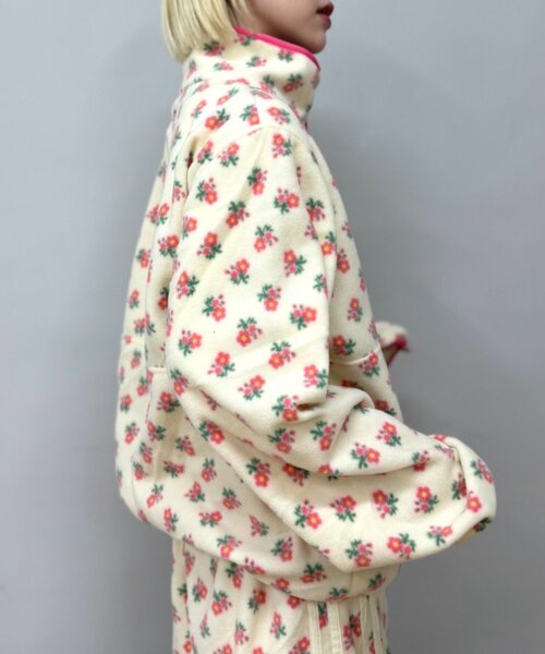 w closet（ダブルクローゼット）の「花柄フリースプルオーバー（Tシャツ/カットソー・レディース・アイボリー/ネイビー・FREE）」の5枚目の写真