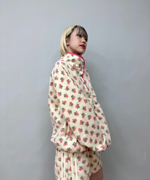 w closet（ダブルクローゼット）の「花柄フリースプルオーバー（Tシャツ/カットソー・レディース・アイボリー/ネイビー・FREE）」の6枚目の写真