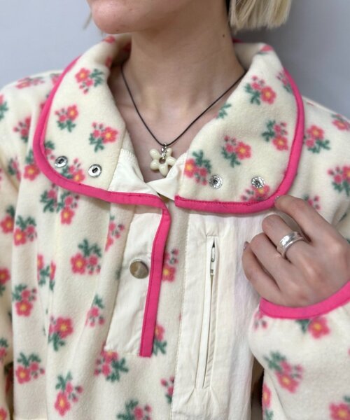 w closet（ダブルクローゼット）の「花柄フリースプルオーバー（Tシャツ/カットソー・レディース・アイボリー/ネイビー・FREE）」の10枚目の写真