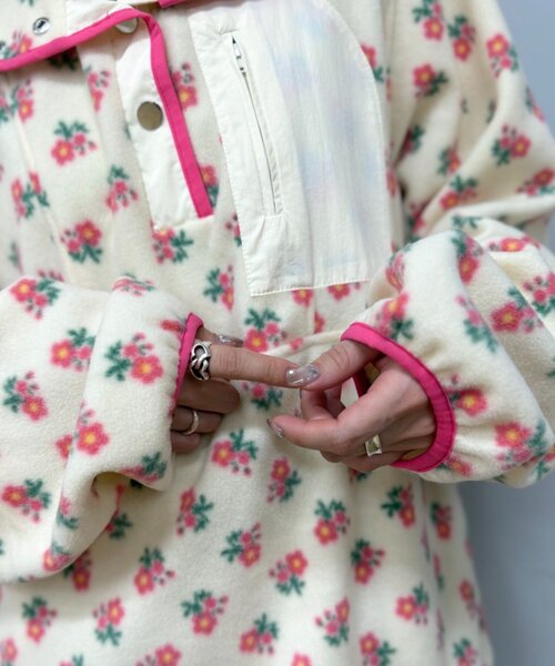 w closet（ダブルクローゼット）の「花柄フリースプルオーバー（Tシャツ/カットソー・レディース・アイボリー/ネイビー・FREE）」の11枚目の写真