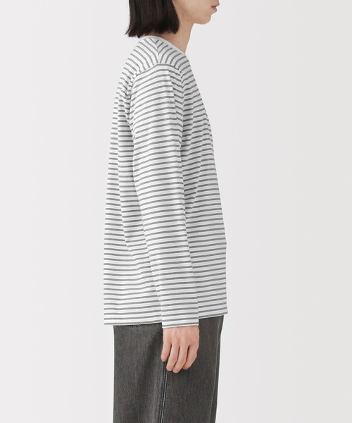 無印良品（ムジルシリョウヒン）の「紳士　天竺編みクルーネック長袖Ｔシャツ（ボーダー）（Tシャツ/カットソー・メンズ・グレー系/ブラック系/ホワイト系/ホワイト系1・S/M/L/XL）」の15枚目の写真