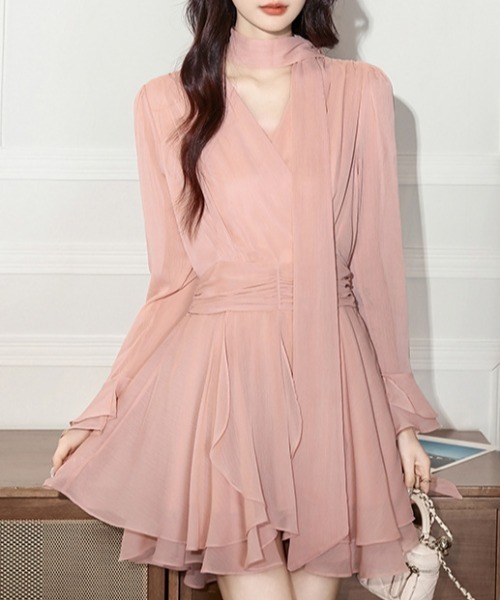 FREE STYLISTS（フリー スタイリスト）の「YUGA_YGMC　　Cache-coeur chiffon flared dress（ドレス・レディース・ベビーピンク/オフホワイト・M/L/XL/S）」の2枚目の写真